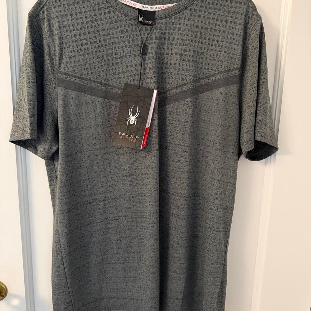 Spyder Active gray heathered t-shirt with subtle grid pattern, size men’s L #act